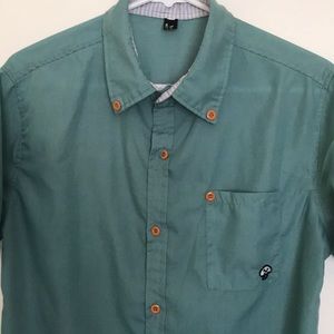 Men’s Medium Mymstorm Casual Button Up Shirt.